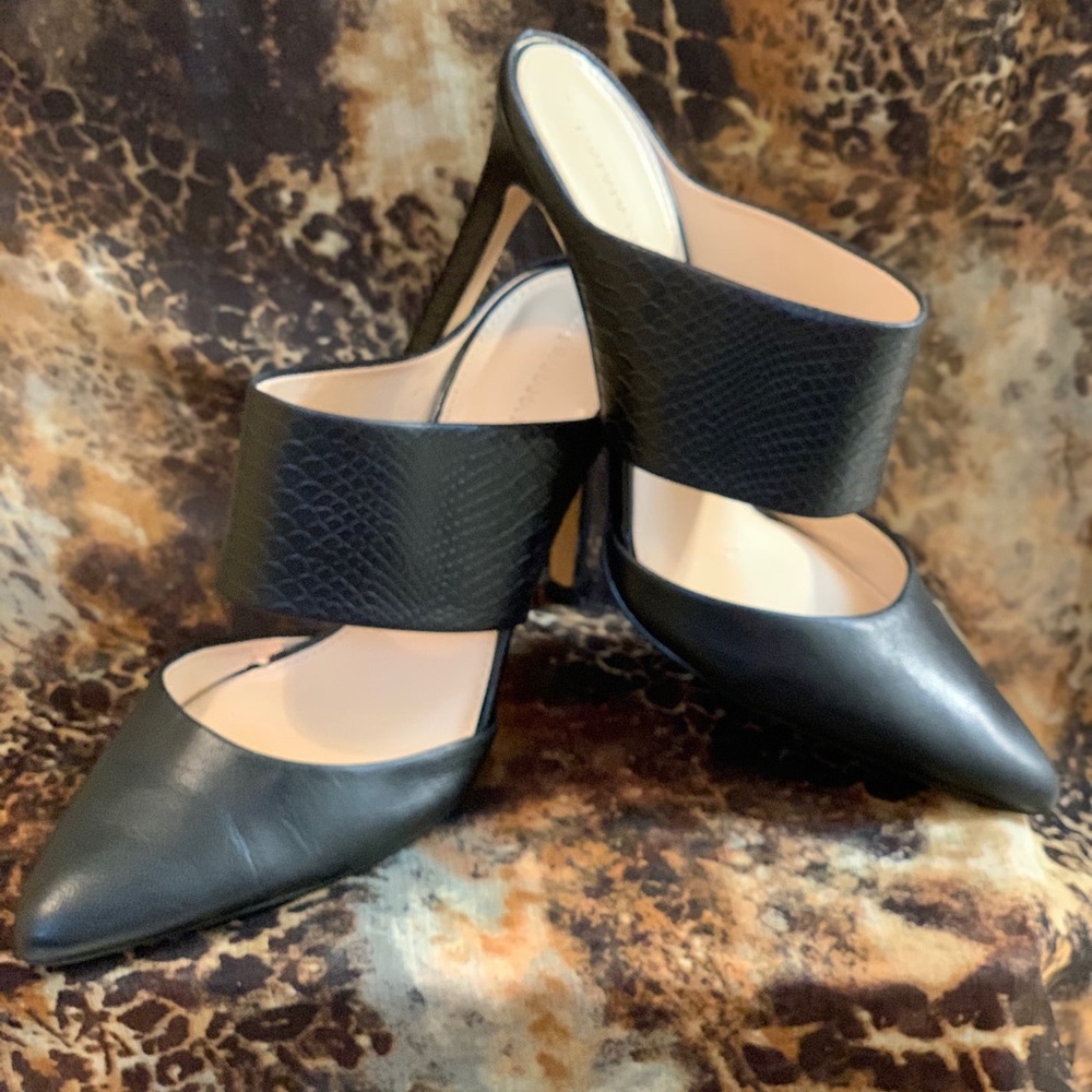 BANANA REPUBLIC GOOD CONDITION:  MULE BLACK PUMPS. - Picture 10 of 15
